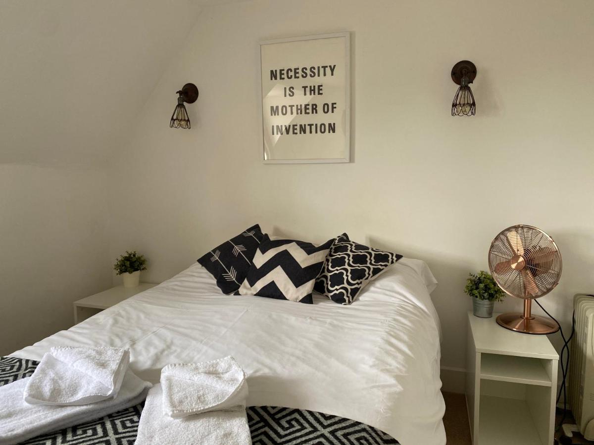 The Hundred Of Ashendon Bed & Breakfast วอดเดสดัน ห้อง รูปภาพ